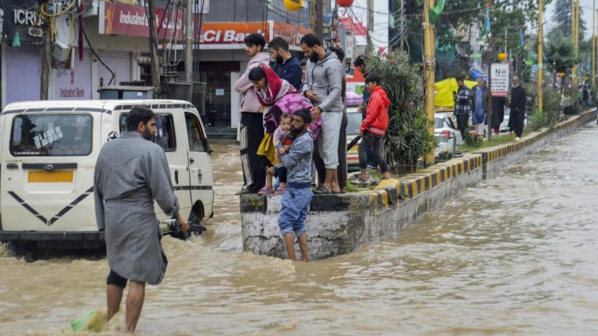 Delhi rains: SpiceJet issues advisory; urges passengers to check flight status