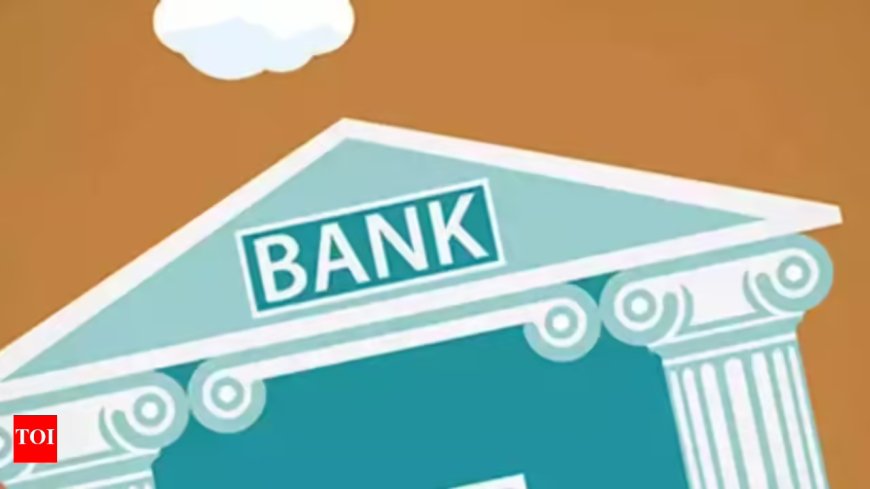 DFS secy urges PSBs to boost global competitiveness and governance