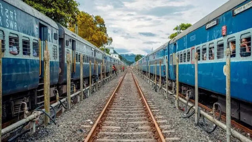 Aadhaar must for 1st 15 minutes of railway booking