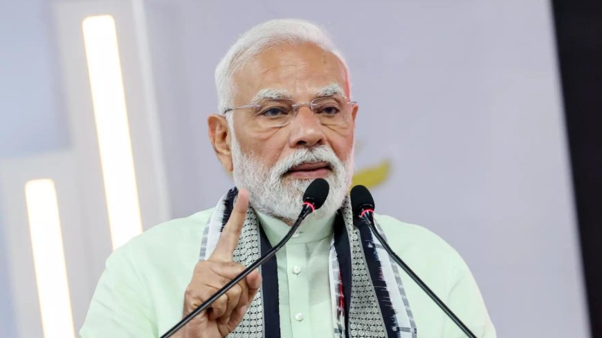 PM Modi asks top bureaucrats to resolve issues plaguing infra projects, not wait for review at his level