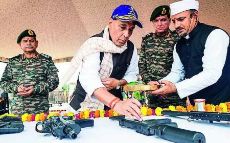 Road to Karachi is through Sir Creek: Rajnath to Pakistan