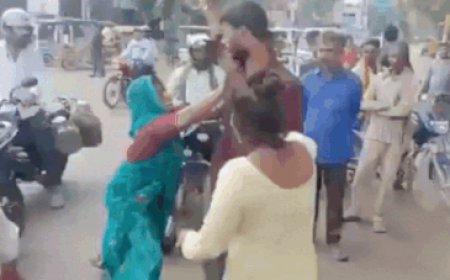 Caught red-handed, wife confronts husband with girlfriend in Kanpur, fierce street fight goes viral