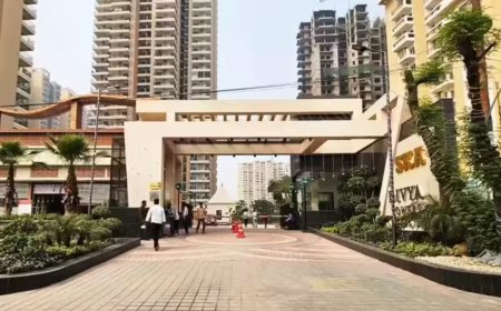 Noida names and shames builders