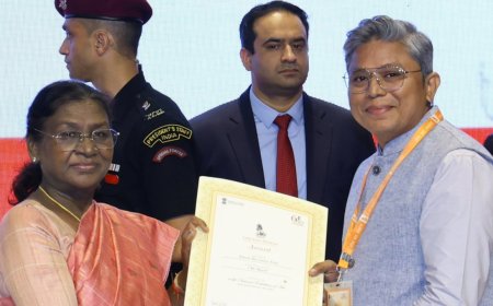 President Droupadi Murmu confers National Award on Maharashtra painter Nilesh Vede for his artwork 'I, Me and Myself'