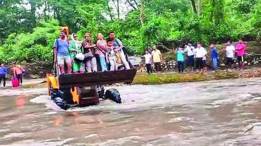 Bengal floods: Toll hits 36, five of the victims are from Nepal