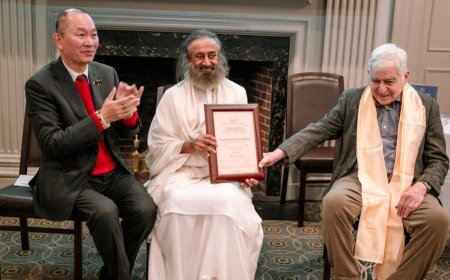 Sri Sri Ravi Shankar conferred with 2025 World Peace and Security Leadership award