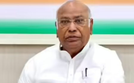 RSS never accepted national song, says Kharge