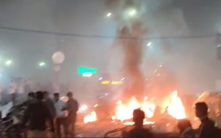 Blast near Red Fort: 7 fire tenders on spot, many feared injured - what we know so far