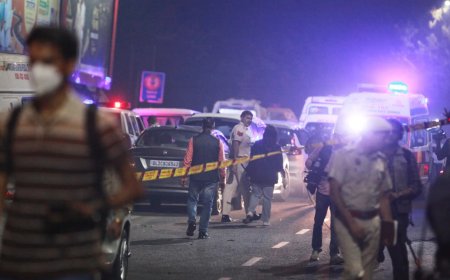 Delhi Red Fort blast: Explosion occurred in slow-moving vehicle near traffic signal