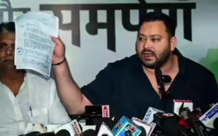 EC hits back after Tejashwi's bias claim