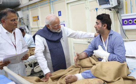Delhi blast: AAP claims 'new plaster, costume' for victim before PM Modi visit; BJP claps back