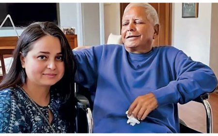 Blamed by Rohini Acharya, who are Sanjay Yadav and Rameez? People who 'forced' Lalu Yadav's daughter to quit politics