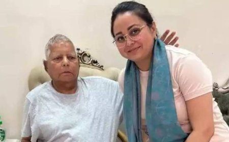 Row after rout: Lalu's daughter Rohini quits politics, 'disowns' family
