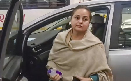 'Abuses hurled, slipper raised': Lalu Yadav family feud intensifies; Rohini Acharya alleges insult over kidney transplant