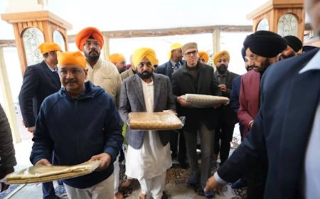 Bhagwant Mann, Arvind Kejriwal, Omar Abdullah take part in Sikh religious procession in Srinagar