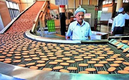 Battle lines drawn for fresh standoff, government leans on unorganised workers