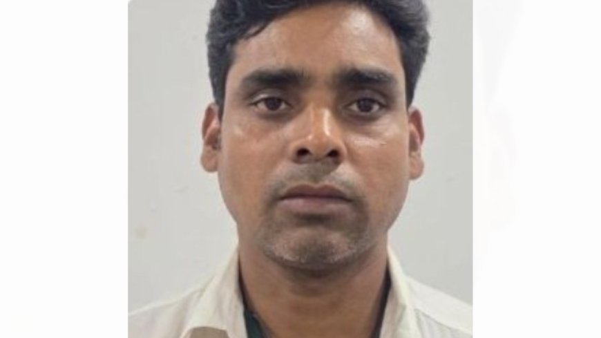 Honest auto driver returns passenger's gold ornaments worth Rs 16L