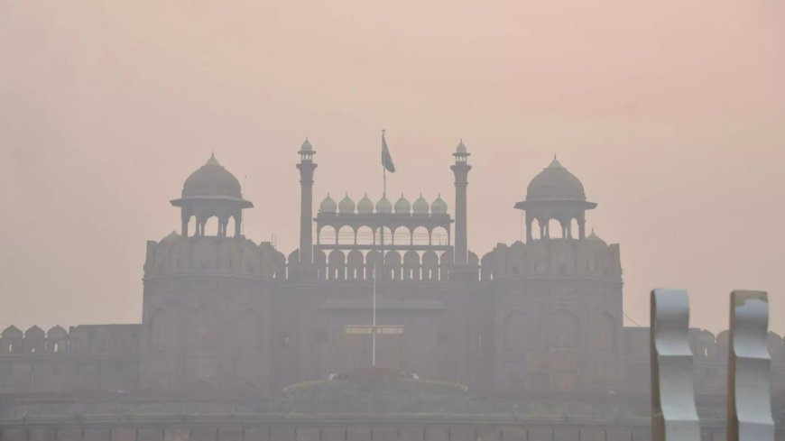 Delhi: Car blast near Red Fort Metro Station, several vehicles catch fire