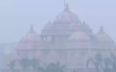Fog adds to woes as Delhi air stays severe for 3rd day