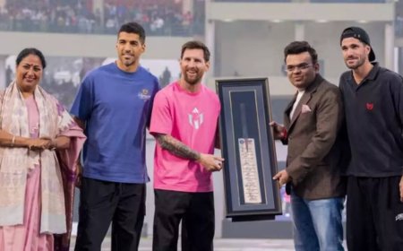 Watch: Delhi CM Rekha Gupta greeted with 'AQI' chants at Messi event; opposition slams government over smog