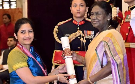 President Murmu presents Rashtriya Vigyan Puraskar, 2025 to distinguished scientists at Rashtrapati Bhavan