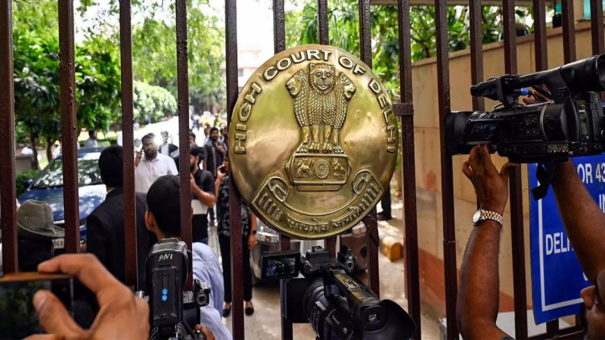 Delhi high court issues notice to J&amp;K ex-babu in Rs 2.55-cr defamation suit filed by former J&amp;K chief secretary