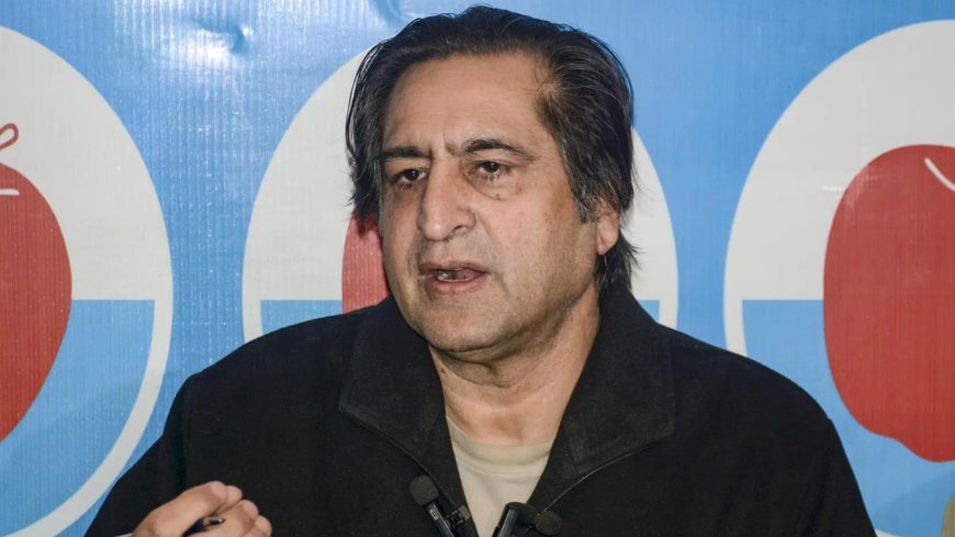 J&amp;K: Mirwaiz removed Hurriyat link from X bio to 'surrender for CRPF security’, alleges Lone