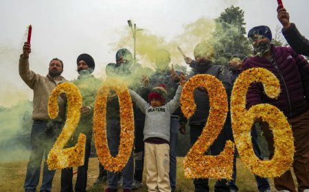 Joy, festivity, fireworks: India welcomes New Year 2026; President Murmu extends greetings