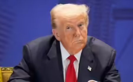 Trump backs bill letting him slap up to 500% levy on India