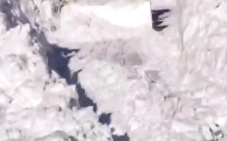 Ladakh suspends Chaddar trek as Zanskar river starts unfreezing