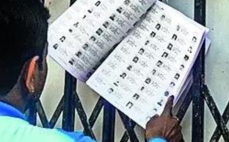 Publish names of voters deleted from Kerala roll: SC to EC