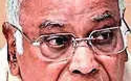 Amid alliance government demand, Congress brass meets Tamil Nadu netas