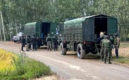 J&amp;K: Army vehicle plunges into 200-feet gorge; 10 personnel killed