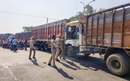 Trucks carrying loose loads to be hard topped; govt to notify rule soon