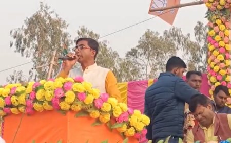 'Outright criminality': BJP leader calls for Mamata's beheading at Bengal rally; TMC hits back
