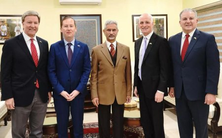 EAM talks on ties with US lawmakers