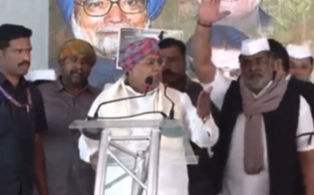 'Aye! Who's screaming DK, DK': Siddaramaiah loses cool as youth Congress leaders chant DKS slogans - watch