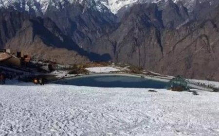 Desert dust storms ferry disease-causing bacteria to the Himalayan hilltops