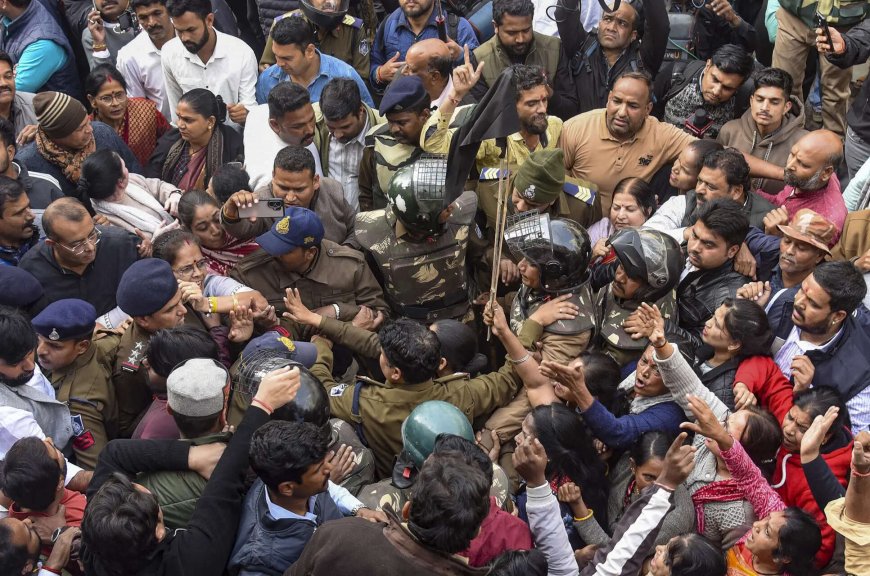 BJP and Congress clash over Indore tragedy, oppn netas detained