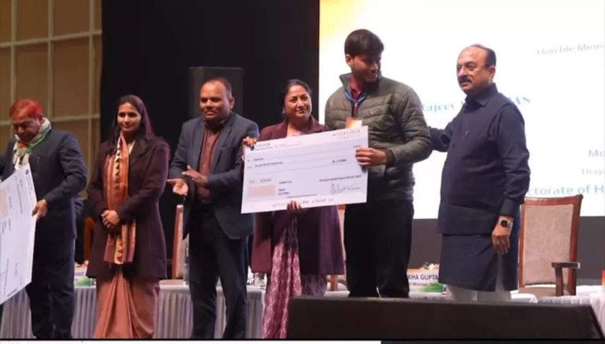 Education must be free from political considerations, says Delhi Minister Sood