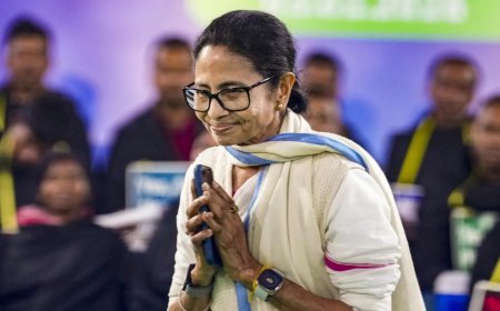 Poetic protest: West Bengal CM Mamata Banerjee pens 26 poems against SIR