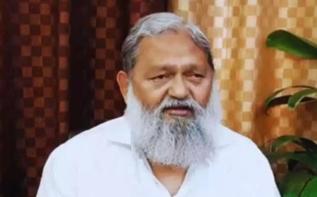 'Mera order sare Haryana mein chalta hai': Anil Vij clashes with Kaithal SP Upasna over cop’s suspension - video