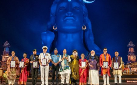 Sadhguru launches ‘Bhavya Bharat Bhushan’ award; Rajnath Singh felicitates achievers
