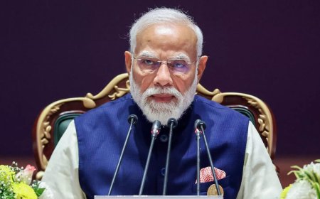 'Gandi aur nangi rajneeti': PM Modi blasts Congress after youth wing's 'shirtless' protest at AI Summit
