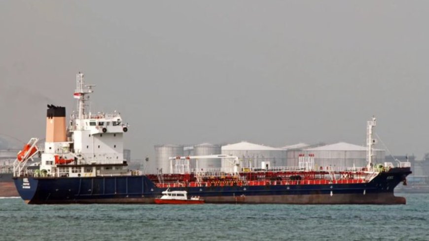 Oil-smuggling syndicate exposed at sea: Coast Guard intercepts 3 vessels near Mumbai