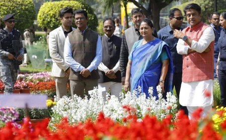 CM Rekha Gupta inaugurates NDMC's two-day flower festival
