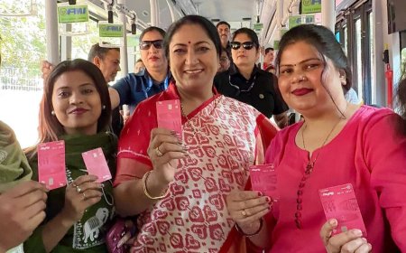 Delhi CM hops on DTC bus to check implementation of Saheli Pink Smart Card