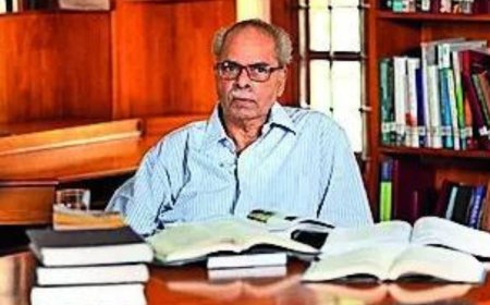 KN Panikkar, historian of ideas, passes away