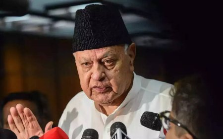 Rs 43-crore JKCA scam case: Court issues non-bailable warrant against Farooq Abdullah