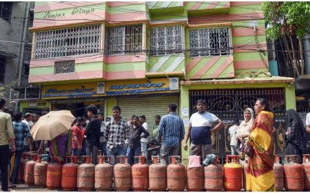 'No need to queue outside LPG distributors': Govt says avoid panic buying